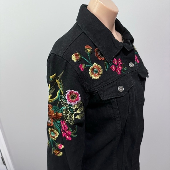 Gianni Bini Embroidered Black Jean Jacket Florals Small - Picture 4 of 6